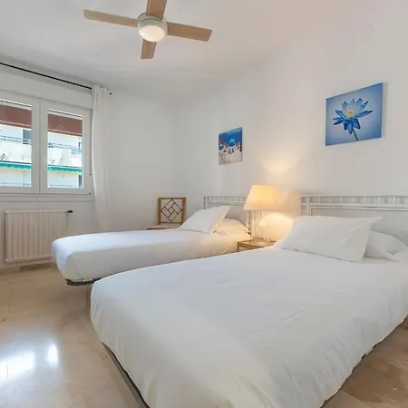 Wonderful Flat Withterrace And Community Pool Apartment