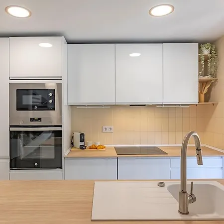 Wonderful Flat Withterrace And Community Pool Apartment