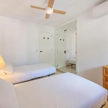 Wonderful Flat Withterrace And Community Pool Apartment Marbella